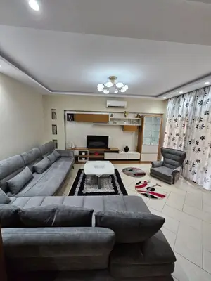Appartamento 2+1 in affitto a Liqeni i Thatë, Tirana, 100 m². Foto 2 di 8