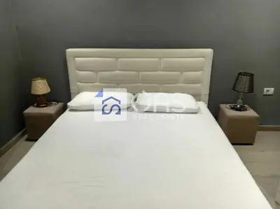 Apartament 1+1 me qera në Blloku, Tiranë, 50 m². Foto 2 nga 8