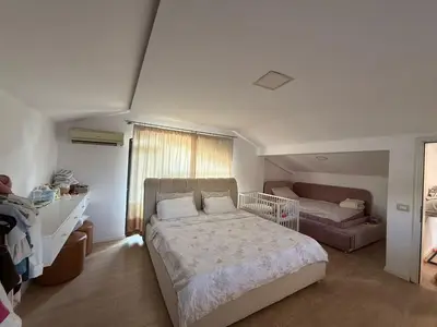 Vilë me qera në Kthesa e Kamzës, Tiranë, 700 m². Foto 8 nga 12