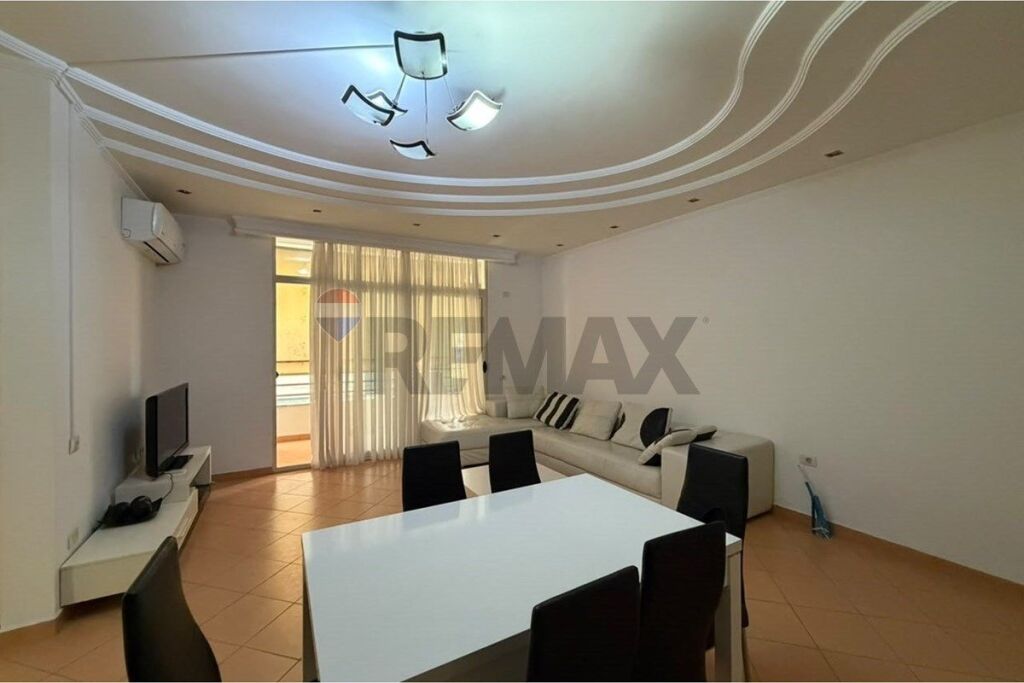 Apartment for sale in Rruga Frang Bardhi, Tirana, 102 m². Photo 1 of 3