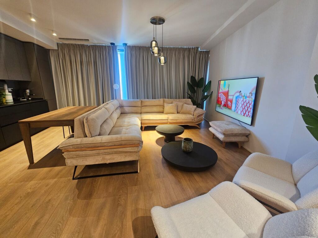 Appartamento 2+1 in affitto a Rruga e Kosovarëve, Tirana, 120 m²