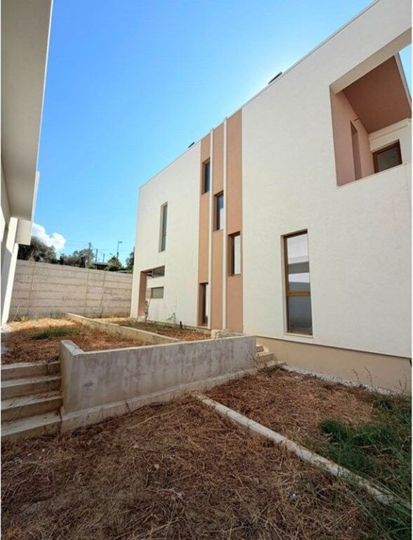 Villa for sale in TEG, Tirana, 334 m². Photo 2 of 3