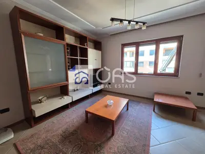 Apartament 1+1 me qera në Komuna e Parisit, Tiranë, 100 m². Foto 2 nga 6