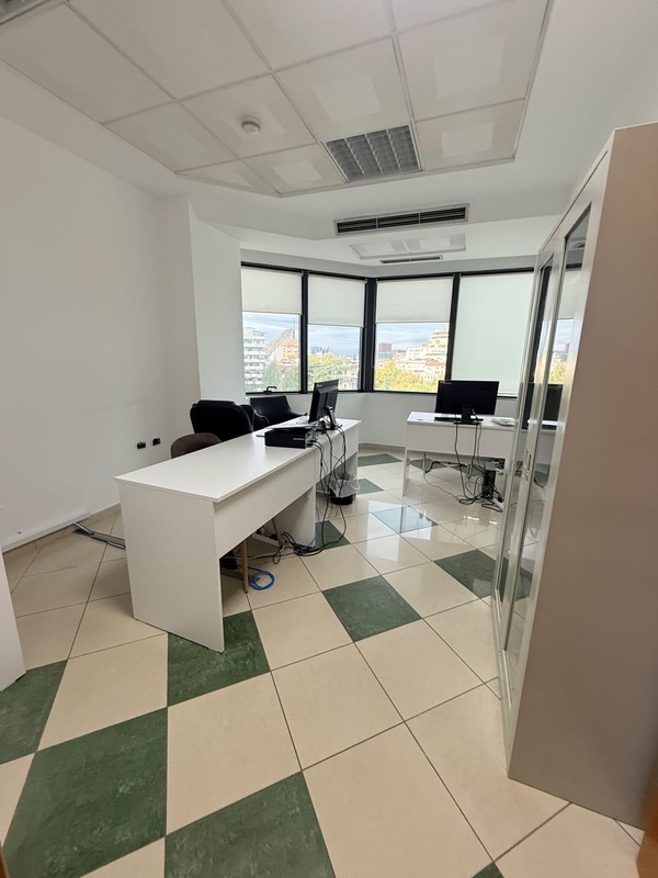 Office for rent in Blloku, Tirana, 120 m². Photo 4 of 4