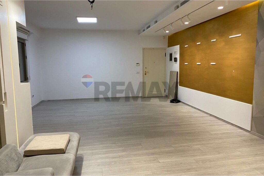 Appartamento in affitto a Kompleksi Delijorgji, Tirana, 98 m². Foto 2 di 3