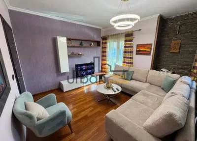 Apartament 2+1 me qera në Stadiumi Arena, Tiranë, 96 m². Foto 1 nga 9