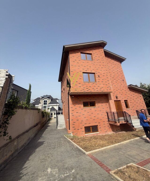 Villa for rent in TEG, Tirana, 570 m²