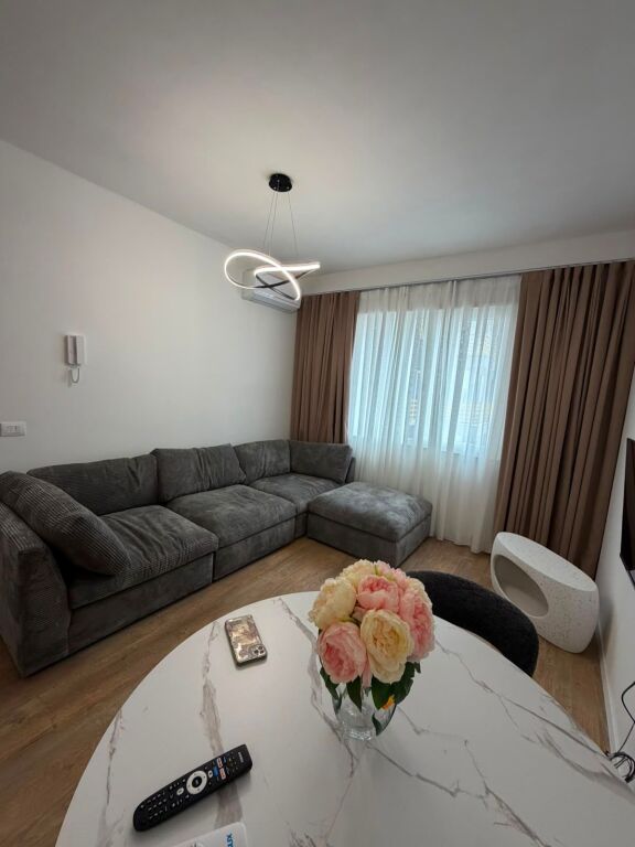 Appartamento 1+1 in affitto a Laprakë, Tirana, 65 m²