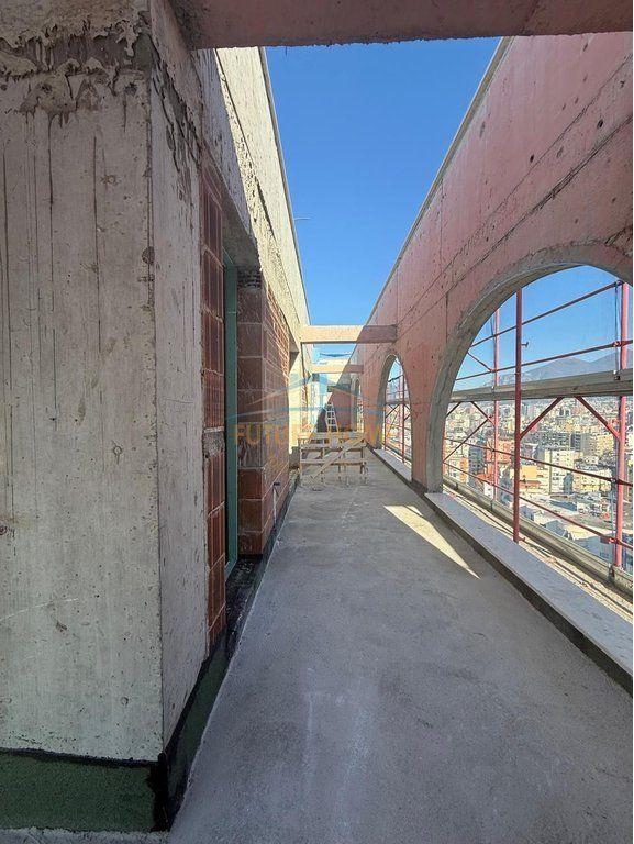 Penthouse 4+1 në shitje në Komuna e Parisit, Tiranë, 226 m². Foto 3 nga 4