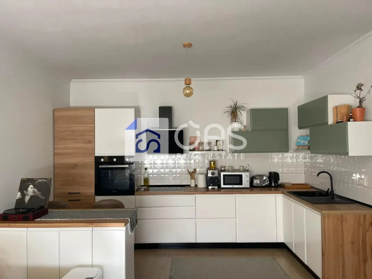 Apartament 1+1 me qera në Don Bosko, Tiranë, 70 m². Foto 1 nga 8
