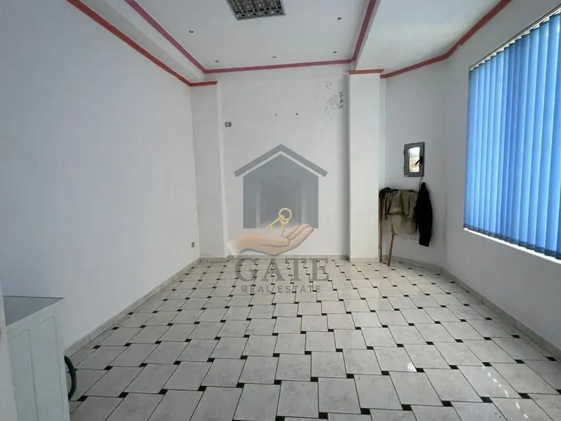Locale commerciale in affitto a Rruga Kastrioti, Durazzo, 40 m²