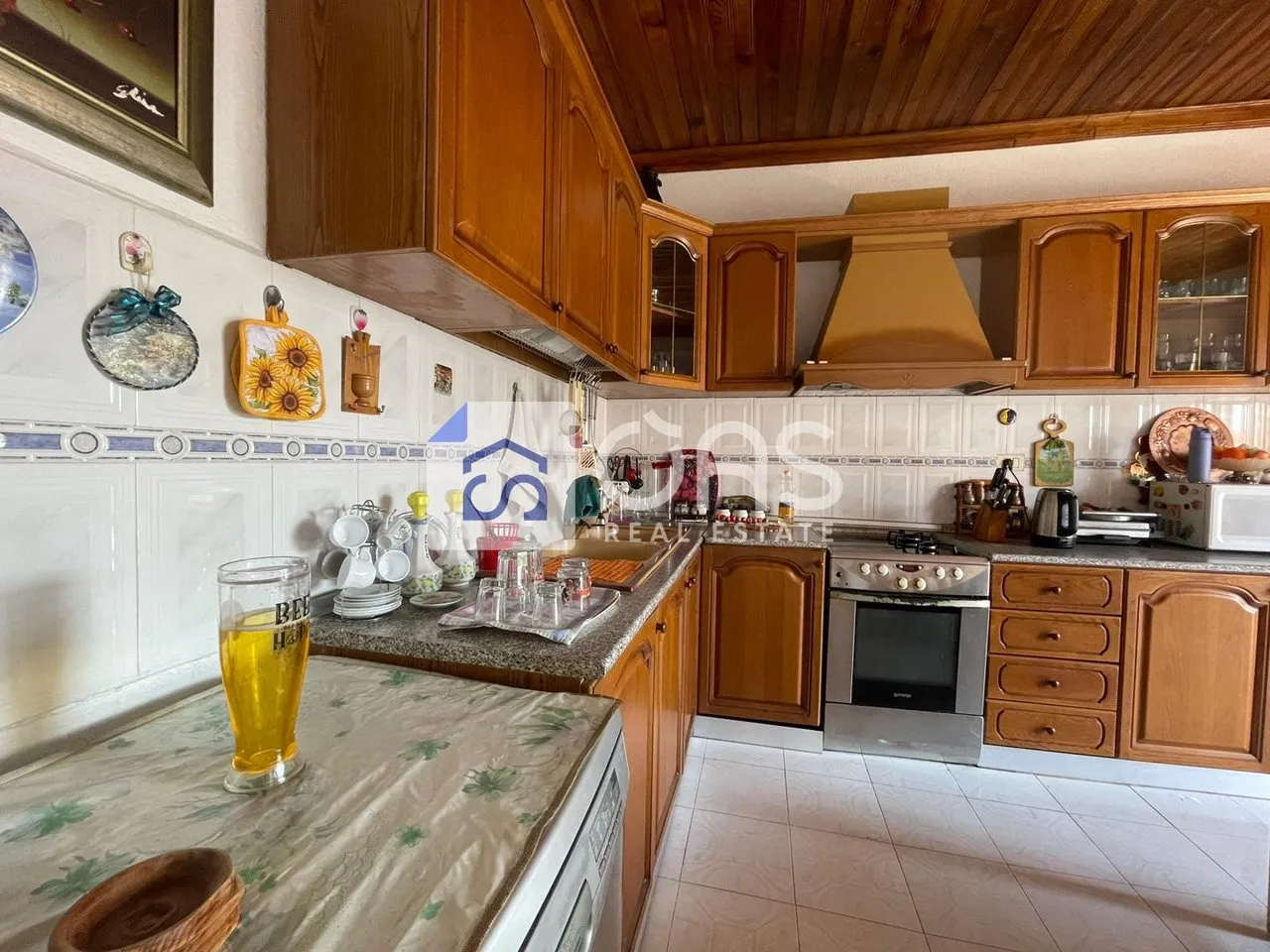 Apartament 2+1 me qera në Tregu Elektrik, Tiranë, 140 m². Foto 1 nga 9