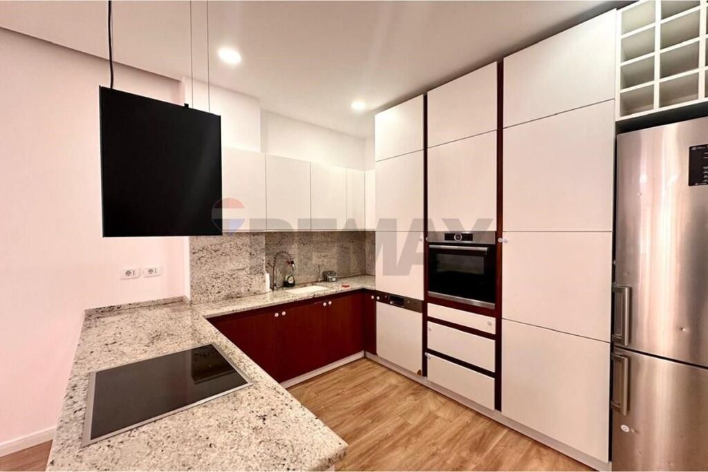 Appartamento in vendita a Rruga Dritan Hoxha, Tirana, 120 m²