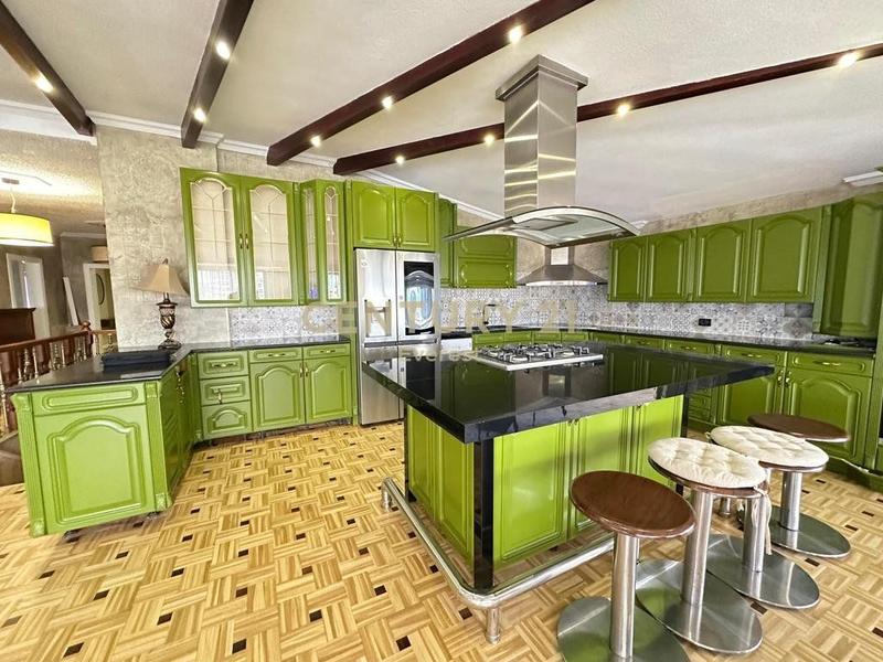 Penthouse në shitje në Dinamo, Tiranë, 330 m². Foto 4 nga 12