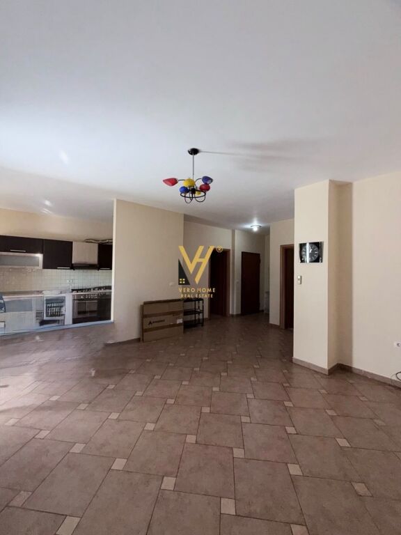 Apartament 2+1 në shitje në Vila Goldi, Tiranë, 113 m². Foto 1 nga 3