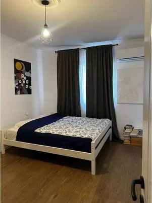 Apartament 1+1 me qera në Rruga Irfan Tomini, Tiranë, 60 m². Foto 5 nga 8