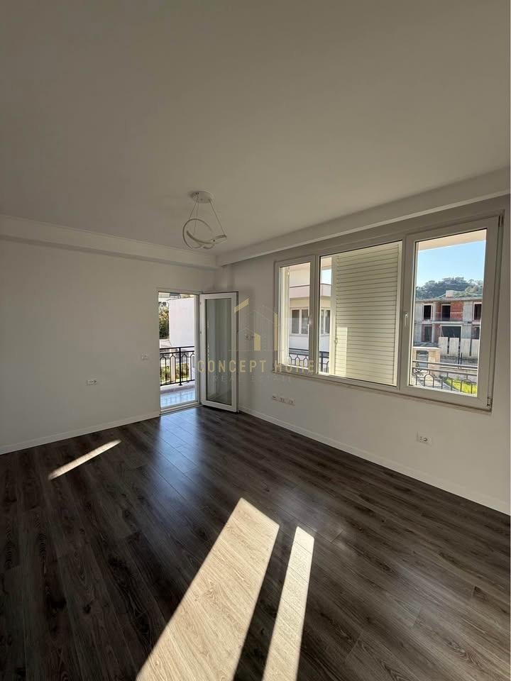 Villa for rent in Mjull Bathore, Tirana, 722 m². Photo 3 of 3