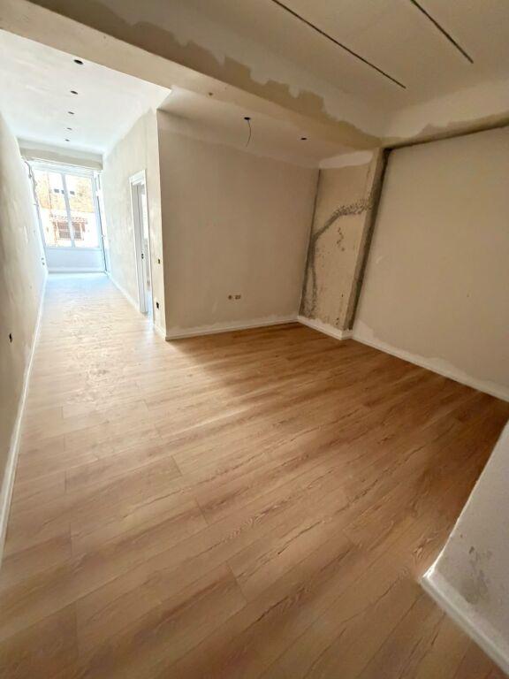 Appartamento 1+1 in vendita a Rruga Hajredin Haxhiraj, Valona, 63 m²