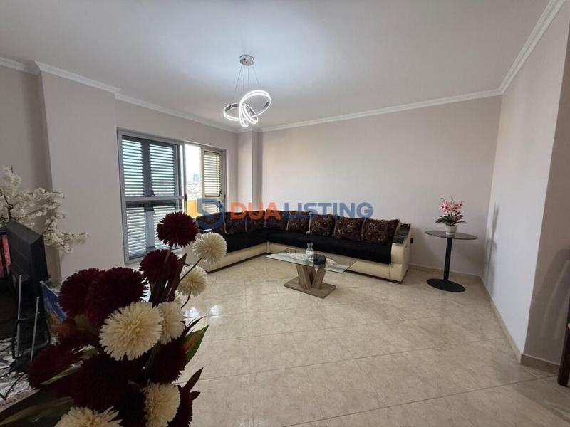 Appartamento 3+1 in vendita a Kristal Center, Tirana, 149 m²