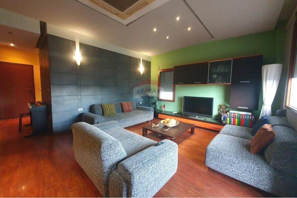 Apartment for rent in Vila Goldi, Tirana, 180 m². Photo 1 of 3