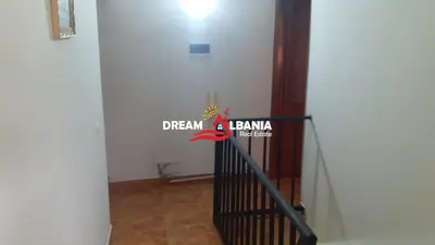 House 2+1 for sale in Lushnje prane Stadiumit, Lushnjë, 184 m². Photo 7 of 9