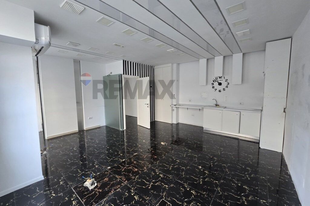 Ufficio in affitto a Rruga Mine Peza, Tirana, 44 m². Foto 3 di 3