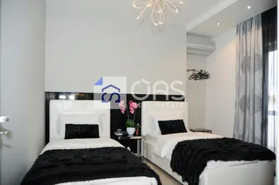 Apartament 2+1 me qera në Blloku, Tiranë, 96 m². Foto 4 nga 5