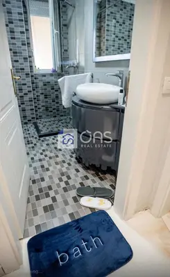 Apartment 1+1 for rent in 21 Dhjetori, Tirana, 60 m². Photo 4 of 5
