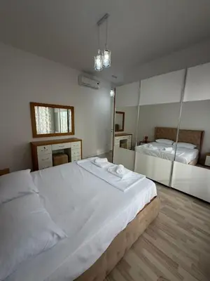 Apartament 2+1 me qera në Kompleksi Delijorgji, Tiranë, 110 m². Foto 5 nga 8