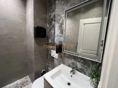 Zyrë me qera në Rruga e Kavajës, Tiranë, 59 m². Foto 10 nga 11