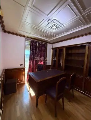 Studio for rent in Shkolla e Kuqe, Tirana, 83 m². Photo 3 of 10