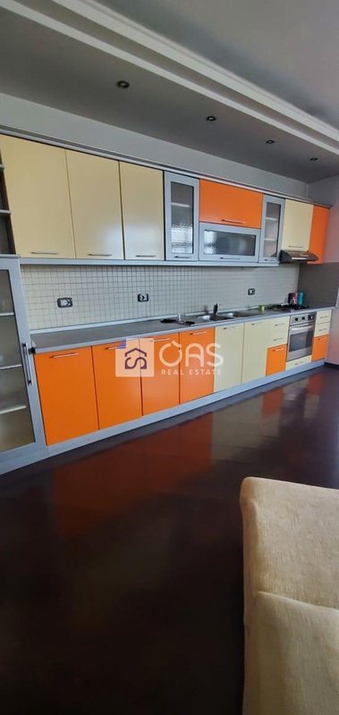 Apartament 2+1 me qera në Komuna e Parisit, Tiranë, 112 m². Foto 6 nga 8