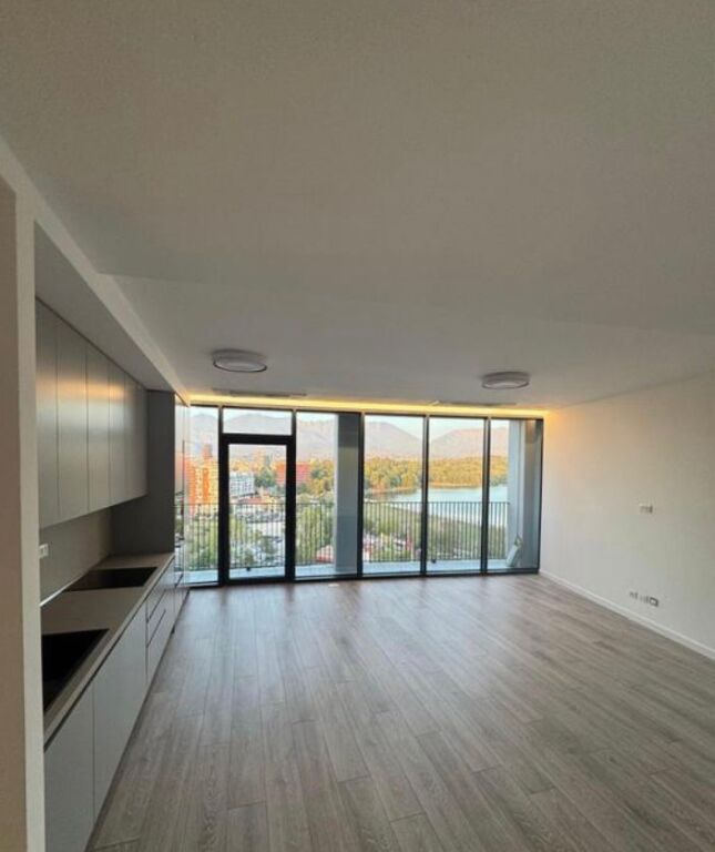 Ufficio in affitto a Lake View Residences, Tirana, 90 m². Foto 1 di 3