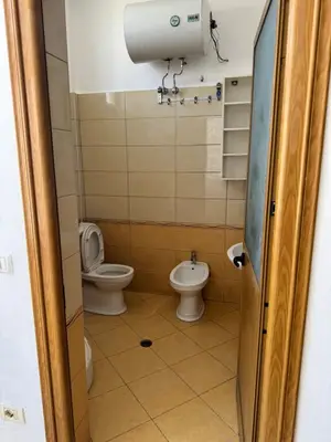 Apartament 3+1 me qera në Rruga Glaukia, Durrës, 165 m². Foto 5 nga 12