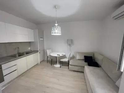 Appartamento 1+1 in affitto ad Ish Ekspozita, Tirana, 65 m². Foto 1 di 4