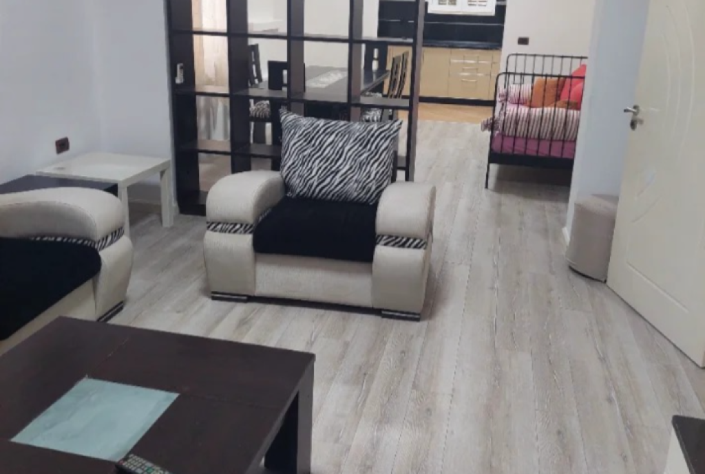 Appartamento 2+1 in affitto a Shkolla e Baletit, Tirana, 150 m². Foto 1 di 3
