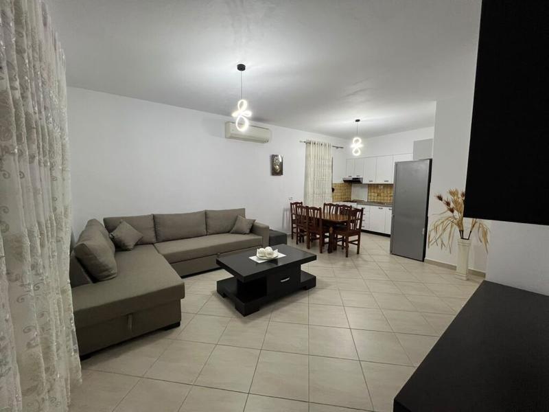 Casa indipendente 2+1 in affitto a Rruga Bego Hoxha, Tirana, 110 m²