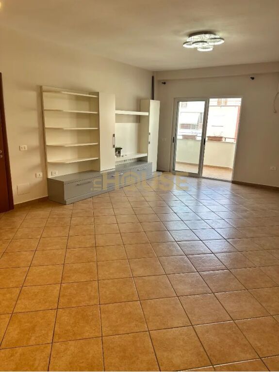 Apartament 2+1 në shitje në Misto Mame, Tiranë, 100 m². Foto 1 nga 3