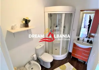 Appartamento 3+1 in affitto a Blloku, Tirana, 270 m². Foto 10 di 11
