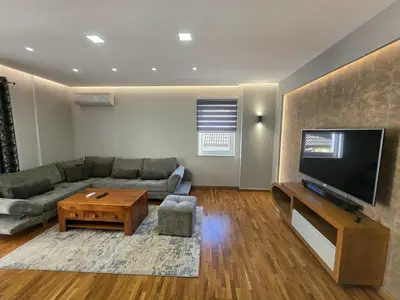 Appartamento 2+1 in affitto a Kopështi Zoologjik, Tirana, 100 m². Foto 2 di 7