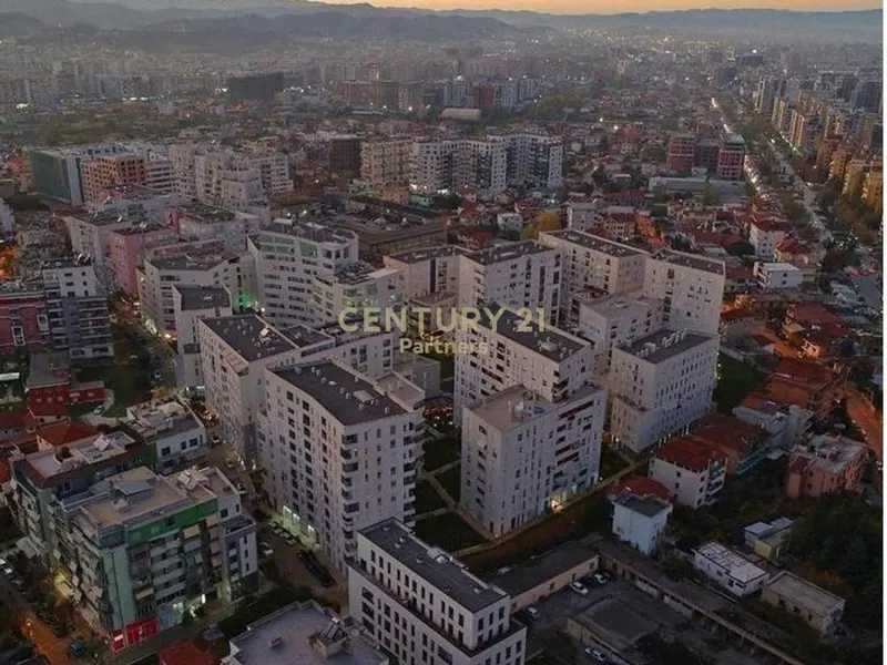 Ambient biznesi në shitje në Rruga Frosina Plaku, Tiranë, 151 m²