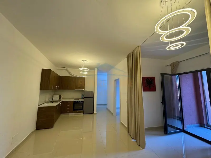 Locale commerciale in affitto a Rruga e Kavajës, Tirana, 80 m²