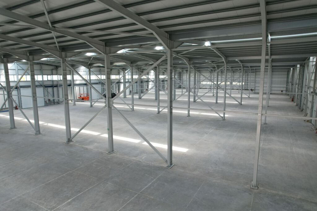 Magazzino in vendita a Rinas, Vorë, 6.125 m². Foto 2 di 3