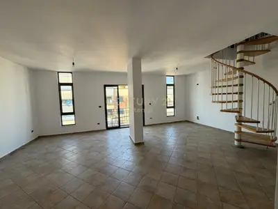 Dupleks në shitje në Komuna e Parisit, Tiranë, 115 m². Foto 5 nga 9