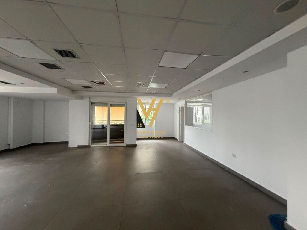 Office for rent in Komuna e Parisit, Tirana, 448 m². Photo 3 of 3