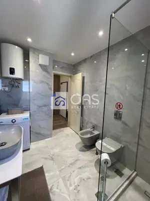 Apartament 1+1 me qera në Sheshi Skënderbej, Tiranë, 62 m². Foto 5 nga 6