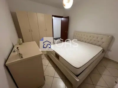 Apartament 2+1 me qera në Komuna e Parisit, Tiranë, 90 m². Foto 2 nga 4