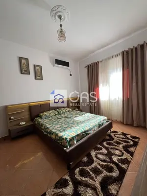 Apartament 2+1 me qera në 5 Maj, Tiranë, 90 m². Foto 3 nga 8