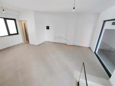 Dyqan në shitje në Green City, Tiranë, 44 m². Foto 1 nga 3