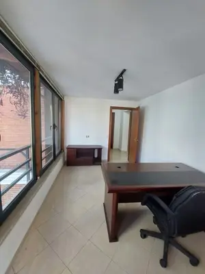 Ufficio in affitto a Rruga Perlat Rexhepi, Tirana, 100 m². Foto 4 di 6